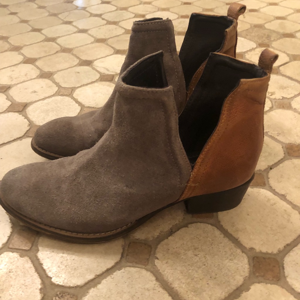 Dibia Boots. Size 6.5